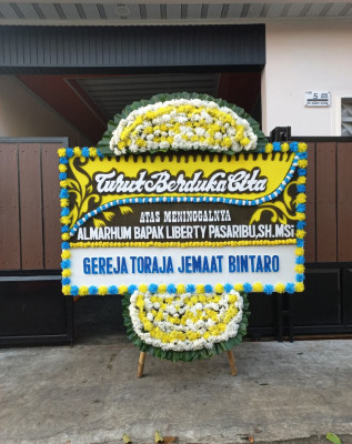 Papan Bunga Duka di Pulau Gorom